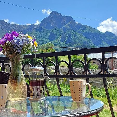Cozy Hotel Kazbegi Eksteriør bilde