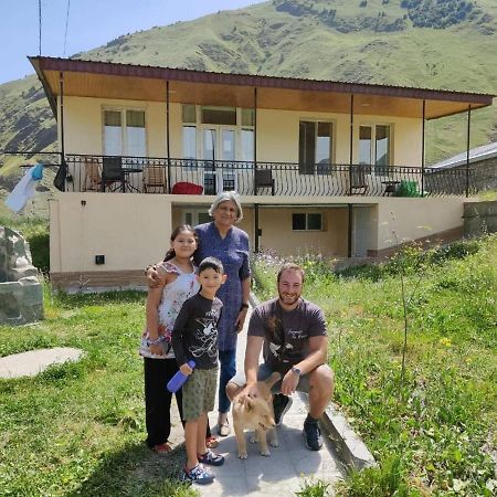 Cozy Hotel Kazbegi Eksteriør bilde