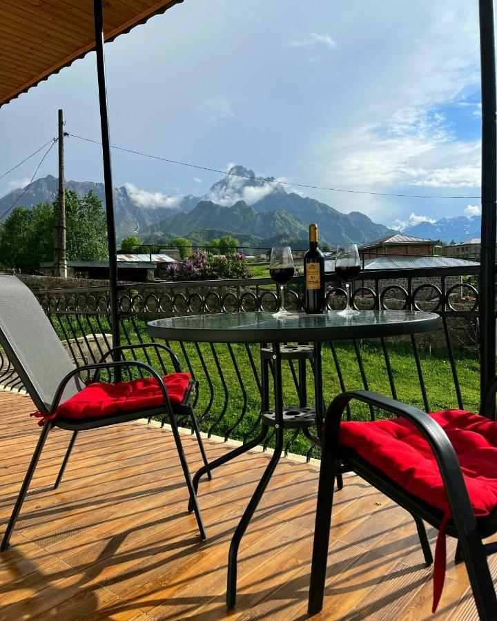 Cozy Hotel Kazbegi Eksteriør bilde