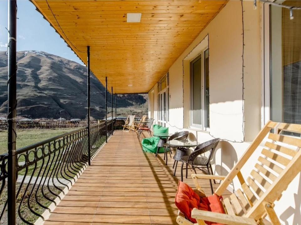 Cozy Hotel Kazbegi Eksteriør bilde