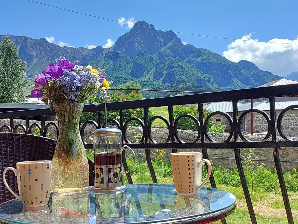 Cozy Hotel Kazbegi Eksteriør bilde